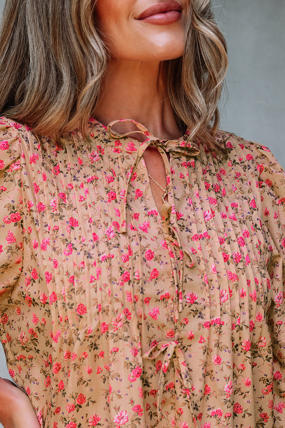 Floral Print Bow Pintuck Bust Half Puff Sleeve Blouse