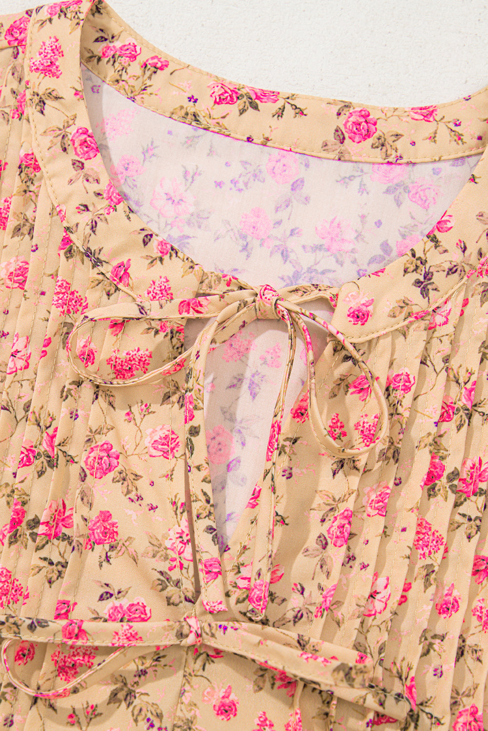 Floral Print Bow Pintuck Bust Half Puff Sleeve Blouse