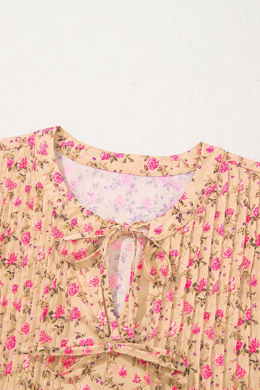 Floral Print Bow Pintuck Bust Half Puff Sleeve Blouse